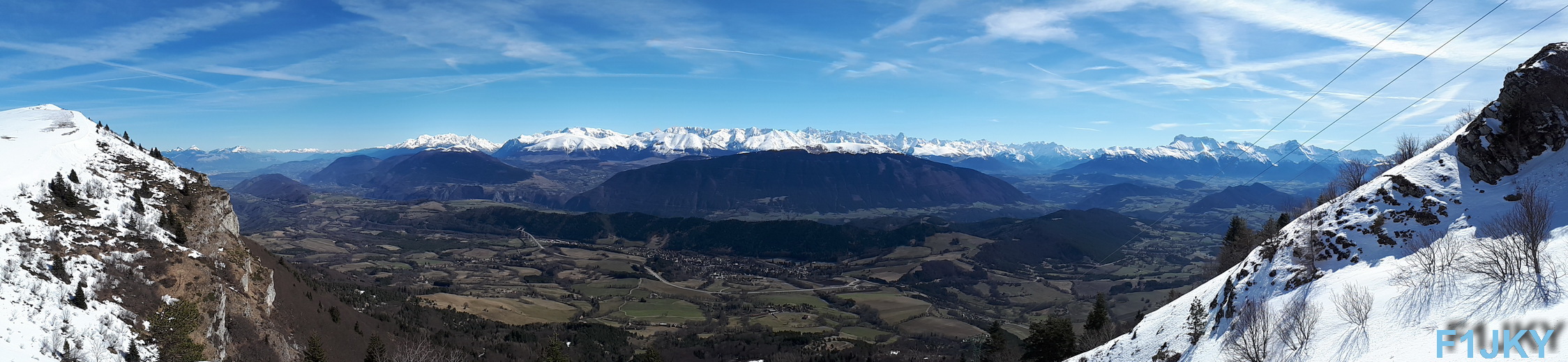 Le Massif de Belledonnee & du Tièves vue depuis le Serpaton ( Massif du Vercors )