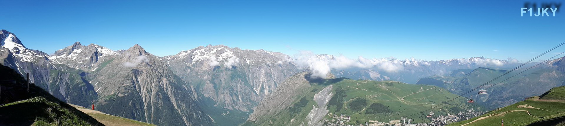 Massif de l'Oisans vue depuis "Le Diable" au 2 Alpes (d.38)